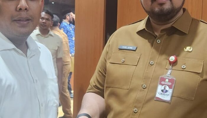 Silaturahmi dan Foto Bersama T. Aznal, Kepala Dinas Perkim Aceh